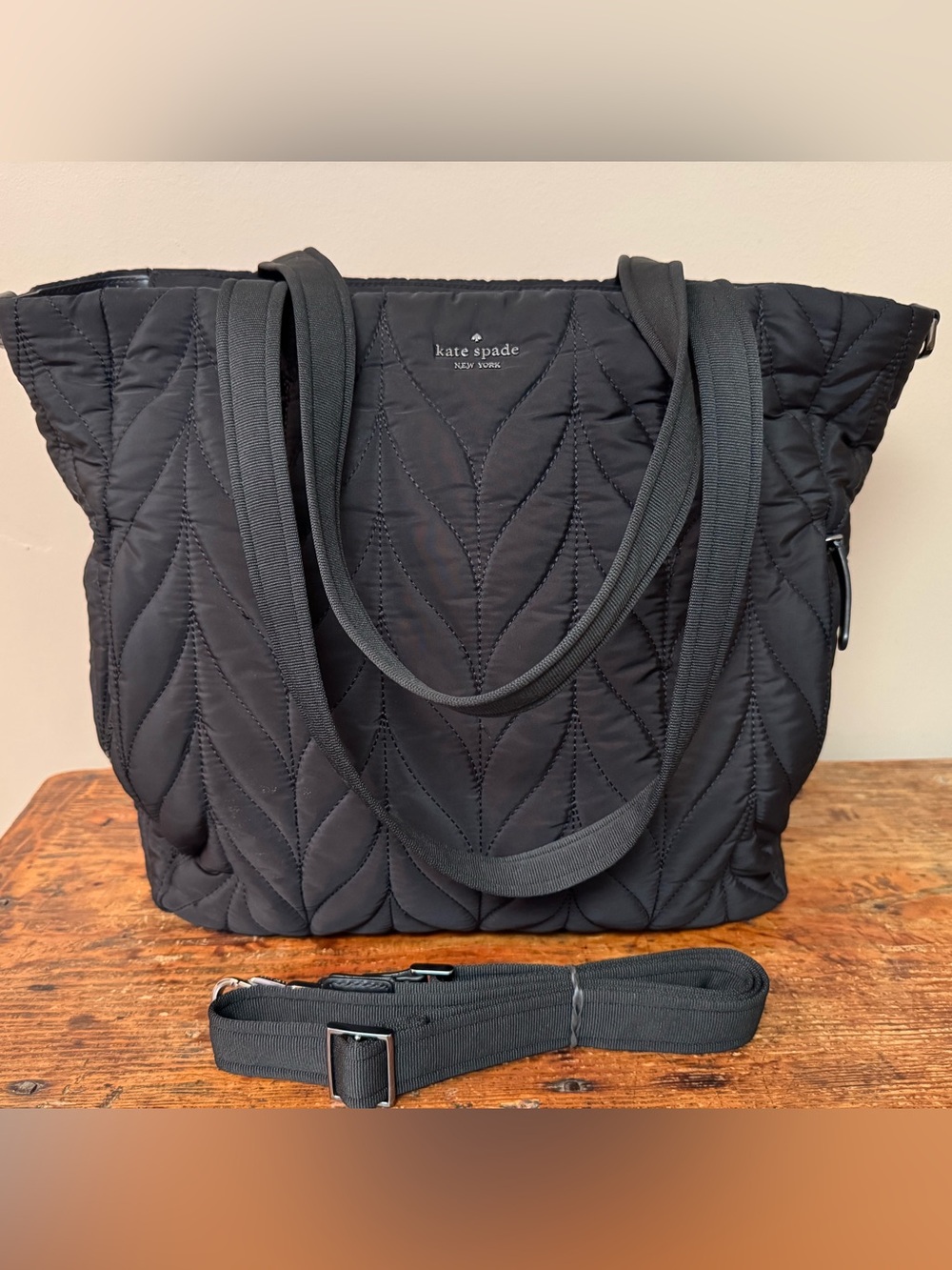 â ď¸Kate Spade Black Quilted Toteâ ď¸ Travel Tote or Diaper Bag - Picture 2 of 16
